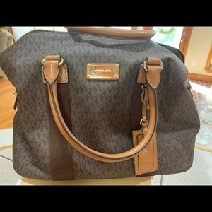 Michael Kors overnight bag. Like new! Excellent condition.